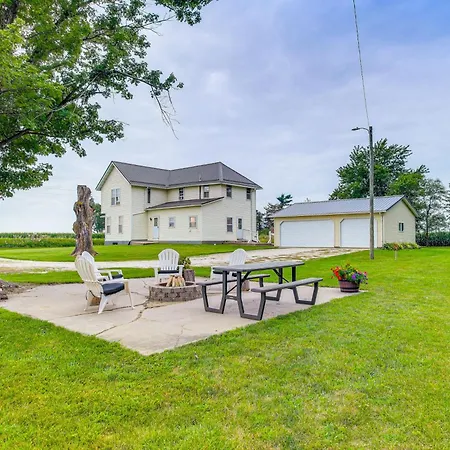 Marion Retreat With Patio, Grills And Fire Pit Villa